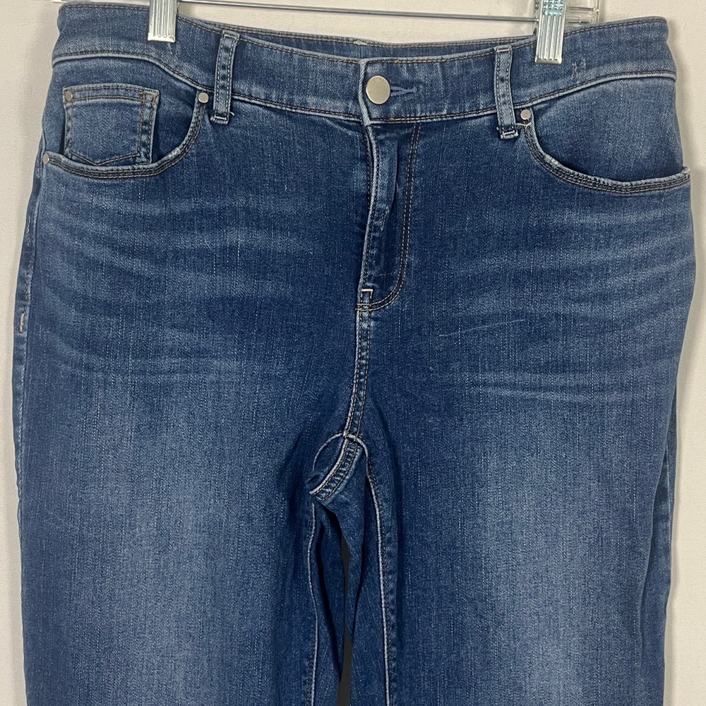 Women’s Chico’s Jeans The Platinum Barely Boot Size US 4T Stretch Denim Bootcut - Picture 2 of 7